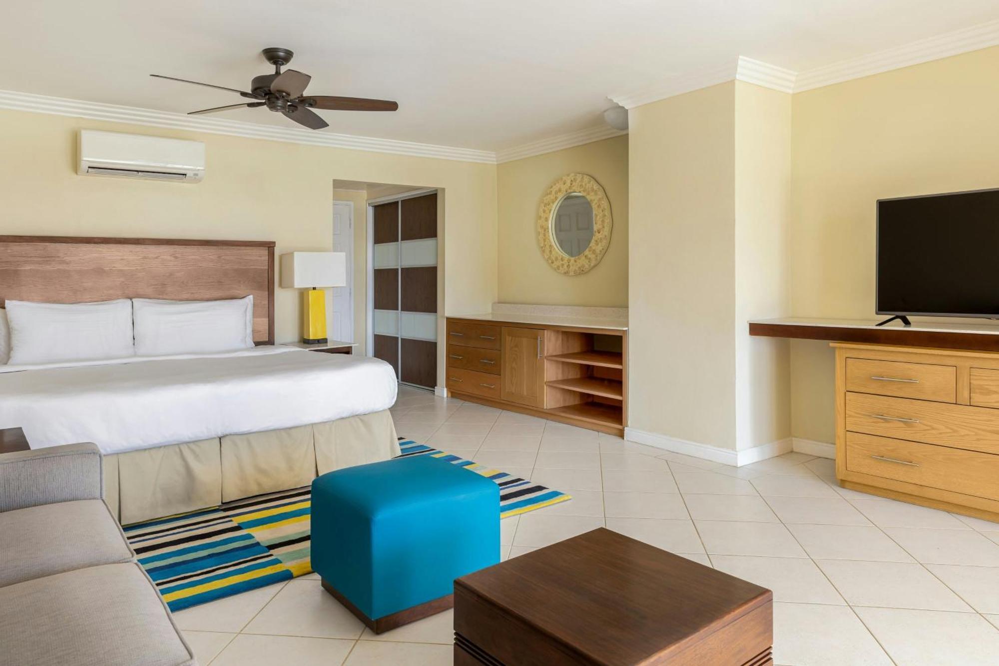 Turtle Beach, A Tribute Portfolio 4* Christchurch